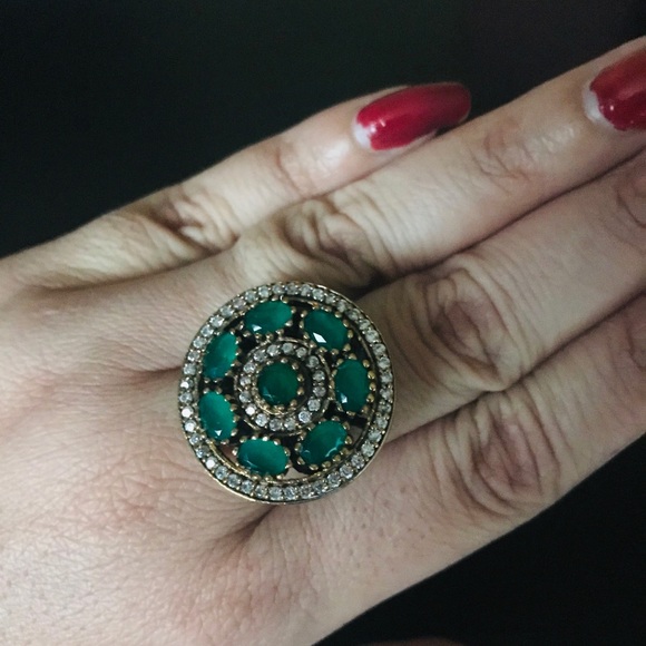 Emerald Ring - Picture 6 of 6